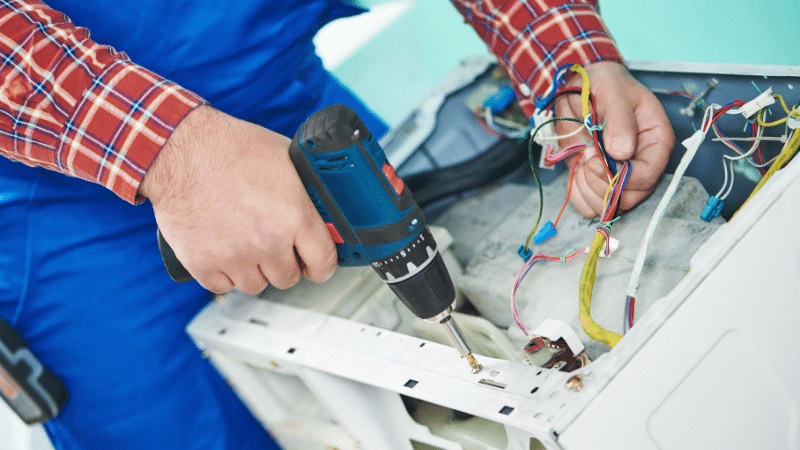 Köprübaşı İndesit İndesit çamaşır makinesi kart tamiri – Su almama arızası orijinal parça ile giderildi. - Teknik servis örneği